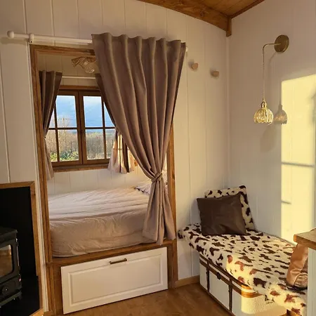 La Roulotte - Bain Nordique - Sauna Et Animaux Hytte